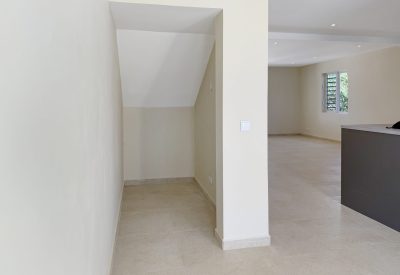 Privé zwembad van 6-slaapkamer villa in Grote Berg met zeezicht