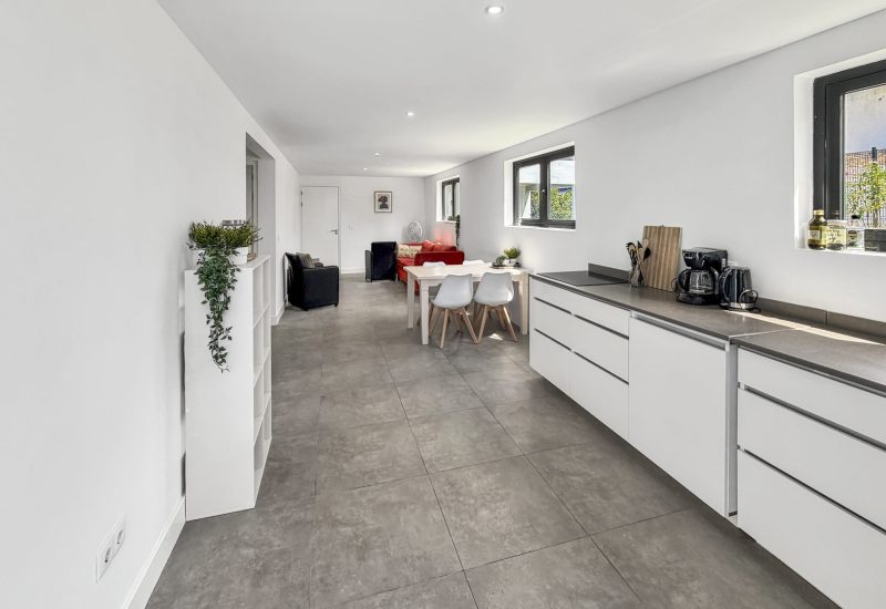 Vooraanzicht van 2-slaapkamer appartement in Jan Thiel gemeubileerd